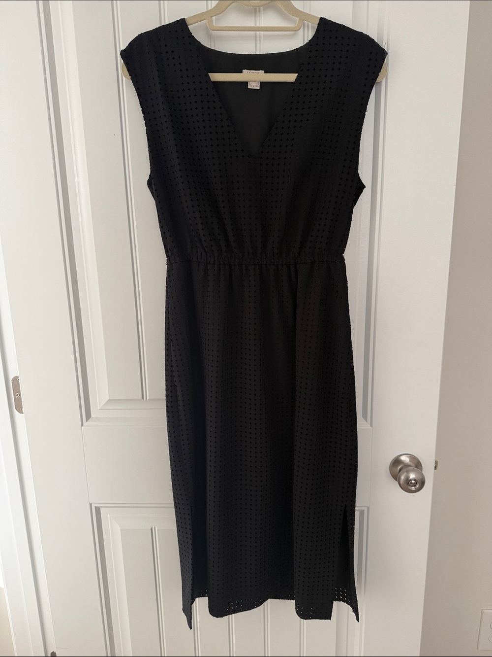Black Sleeveless Eyelet V-Neck Midi Dress